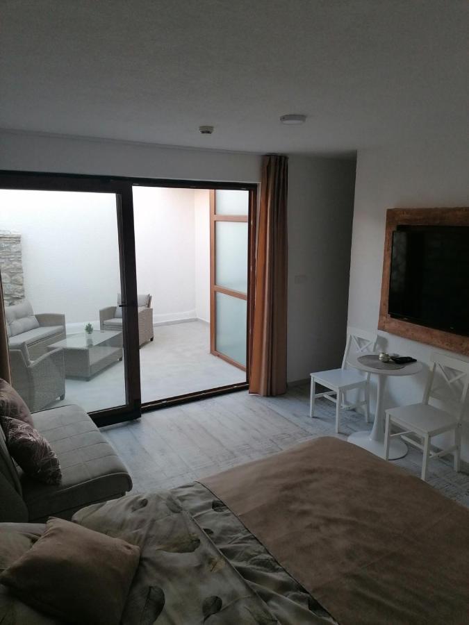 Vila Mira Требине Екстериор снимка