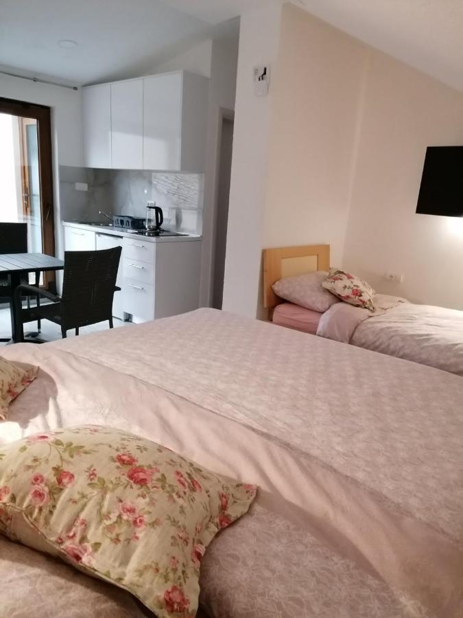 Vila Mira Требине Екстериор снимка