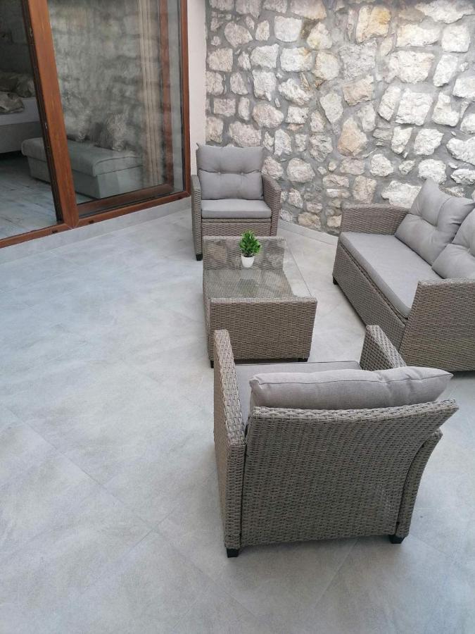 Vila Mira Требине Екстериор снимка